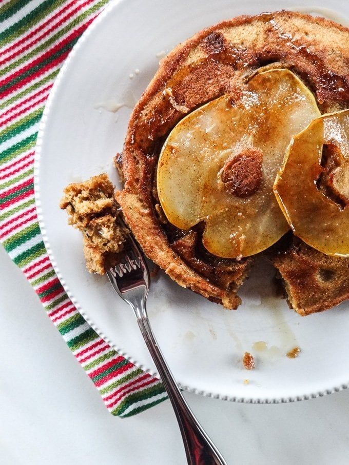 Gingerbread Pear Pancakes - perfect to serve on Christmas morning! www.sweetcayenne.com