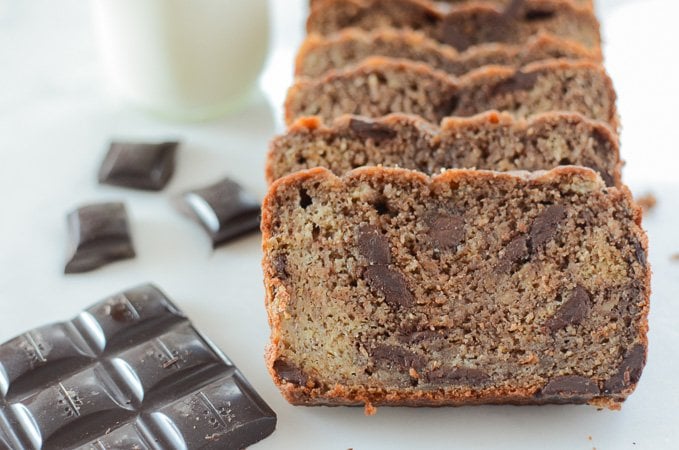 Double Chocolate Chunk Banana Bread - a banana bread must-try at only 200 calories per slice! www.sweetcayenne.com