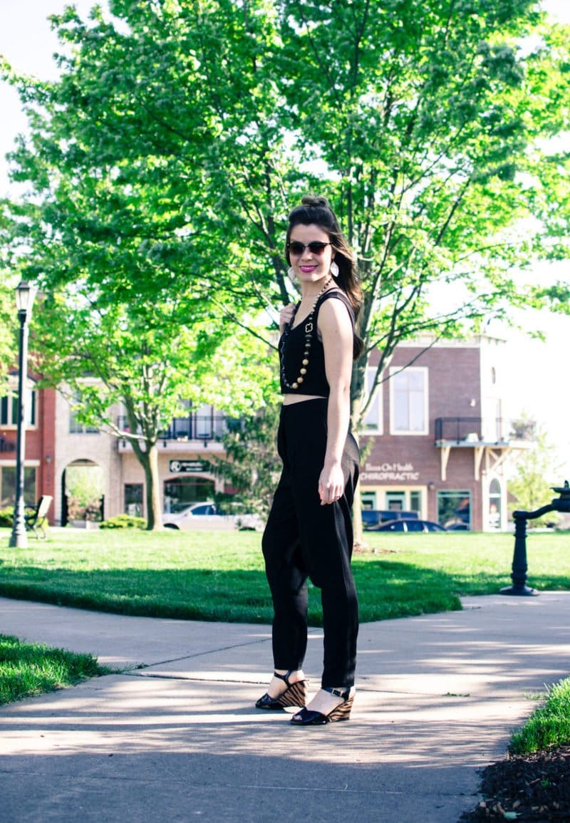 This sleek two piece black jump suit is so versatile and can be styled to look great for a day of errands or a night on the town! DIY fashion and style inspiration for women.