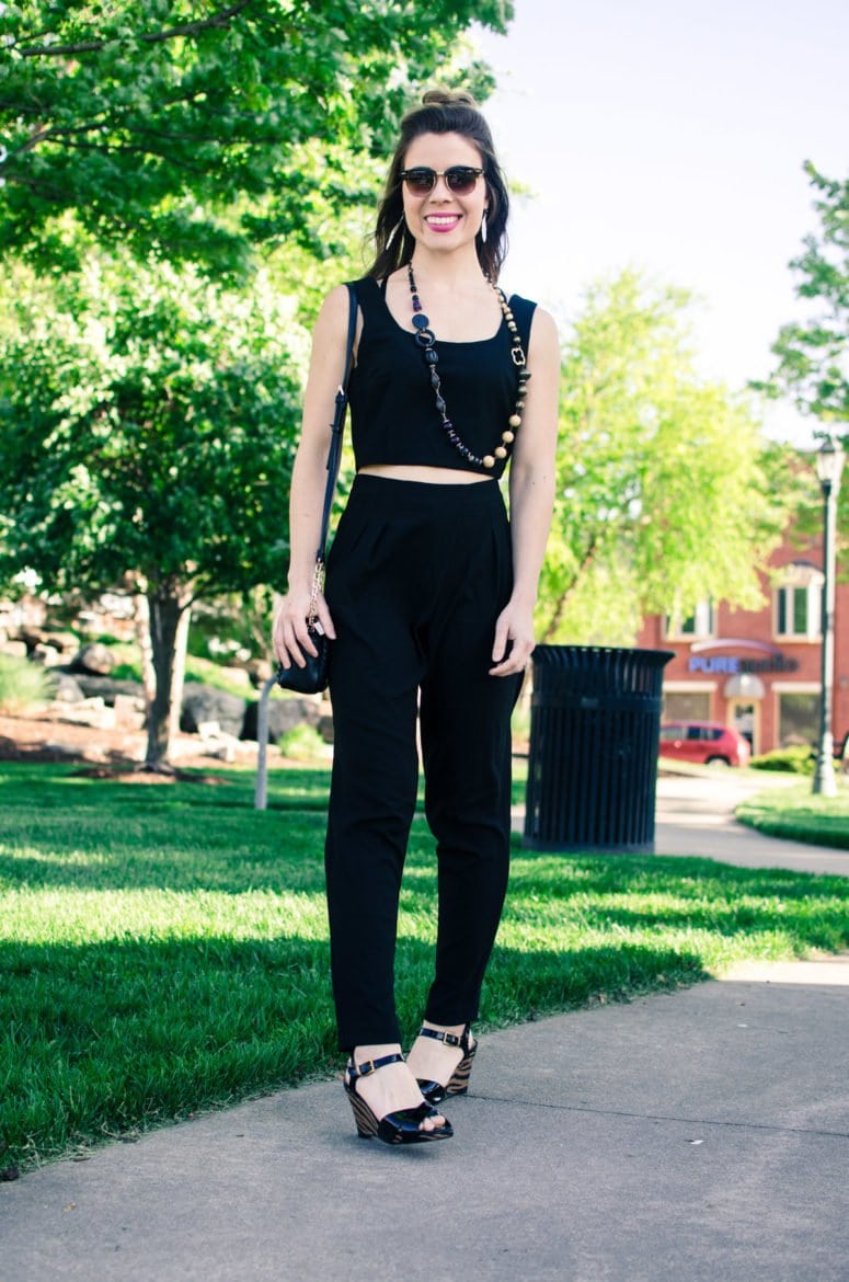 This sleek two piece black jump suit is so versatile and can be styled to look great for a day of errands or a night on the town! DIY fashion and style inspiration for women. 