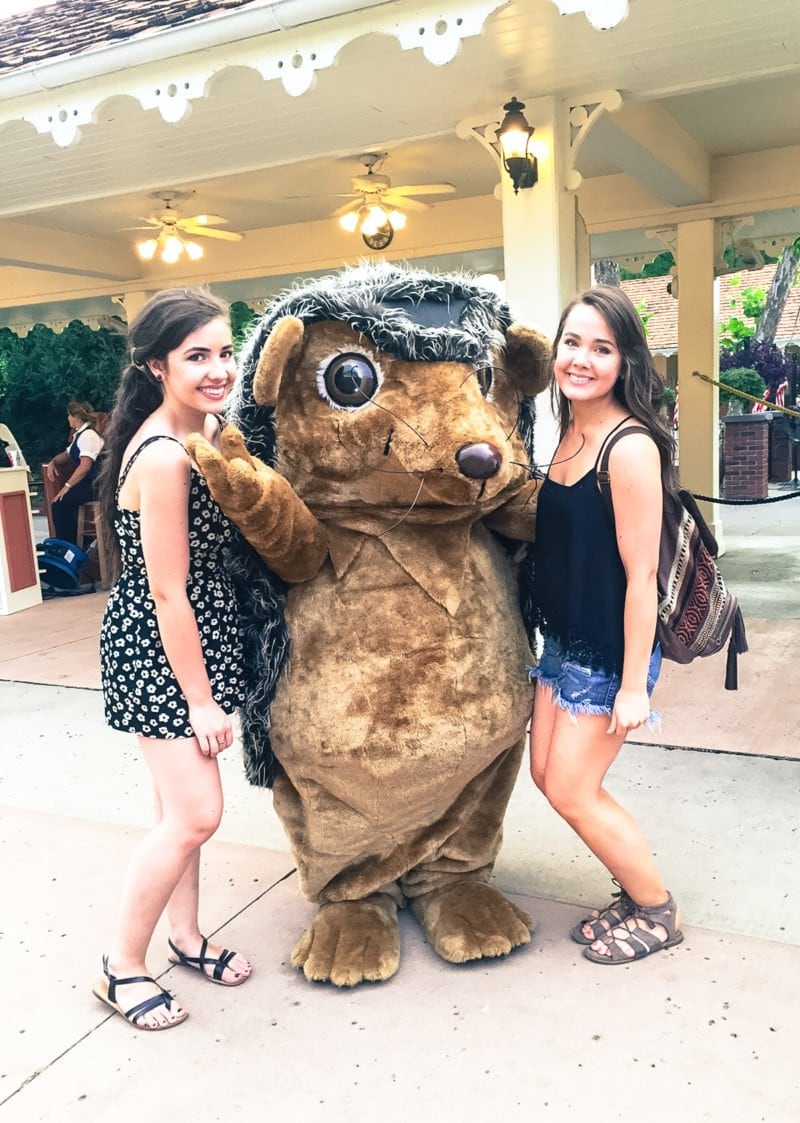 Val and Court found a friend at Dollywood!