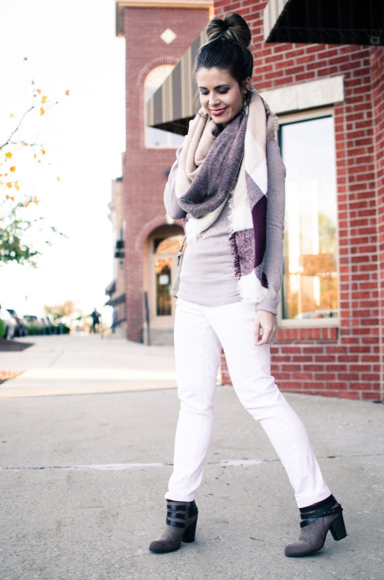 Yes, you can wear white jeans after Labor Day! This look features neutral taupe + white jeans + and a blanket scarf for crisp fall weather!