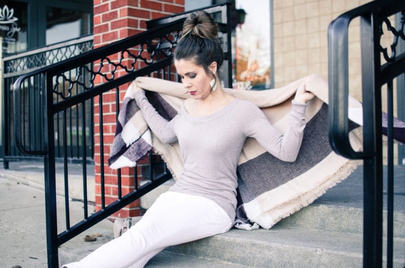 Yes, you can wear white jeans after Labor Day! This look features neutral taupe + white jeans + and a blanket scarf for crisp fall weather!