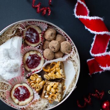 10 Christmas Cookie Tins Your Friends Will Want to Keep