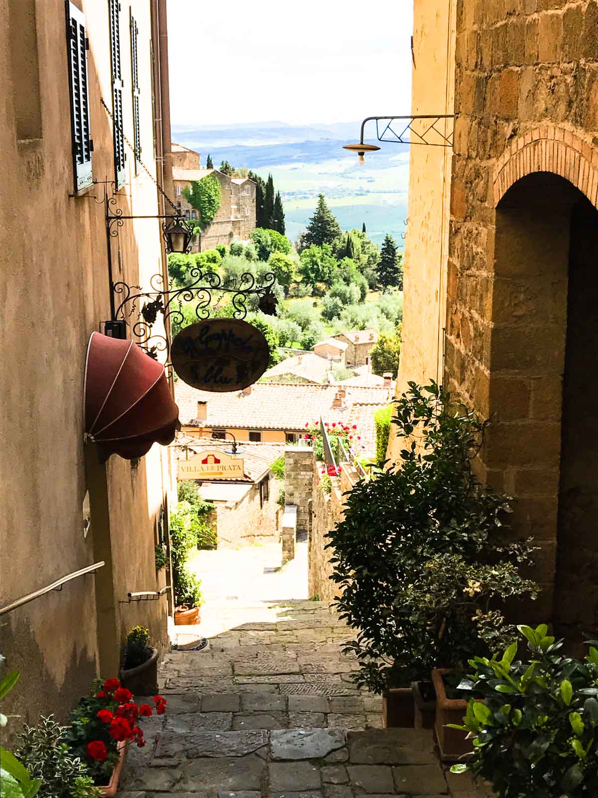 A photo journal from two of my favorite day trips from Florence, Italy - the quaint and adorable villages of Pienza, Montalcino, and Masa Maritima.