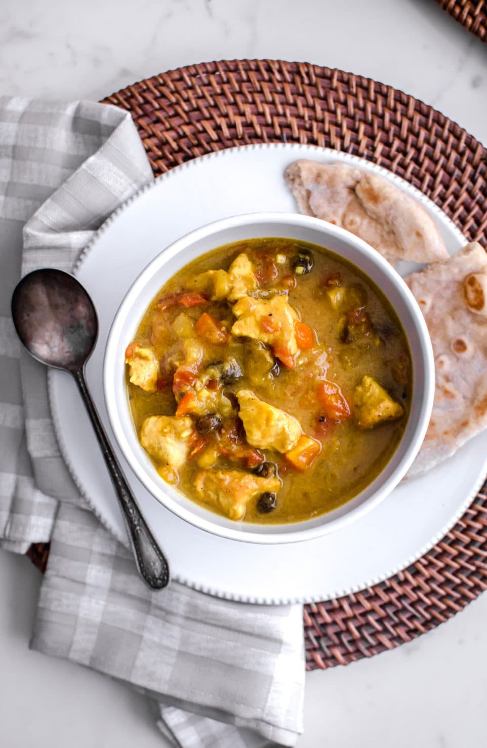 https://sweetcayenne.com/wp-content/uploads/2018/09/mango-chicken-curry-3.jpg